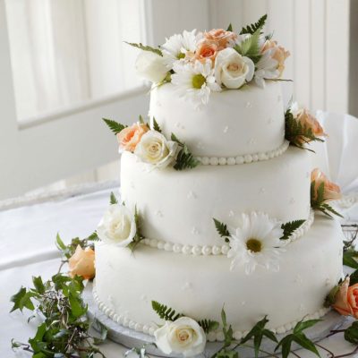 Elegant Wedding Cake design for special events in Enfield